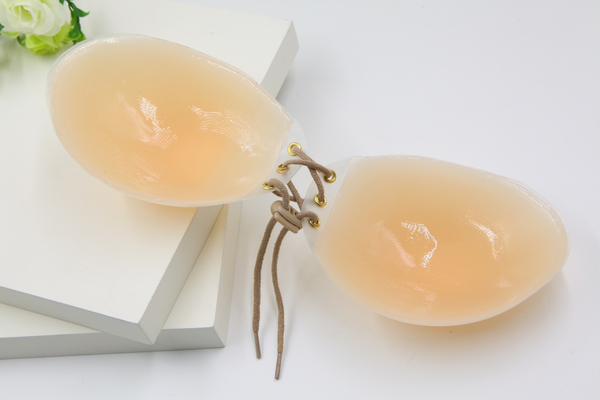 厂家直销拉绳硅胶胸贴 拉拉女神硅胶文胸一件代发 聚拢绑带式胸贴