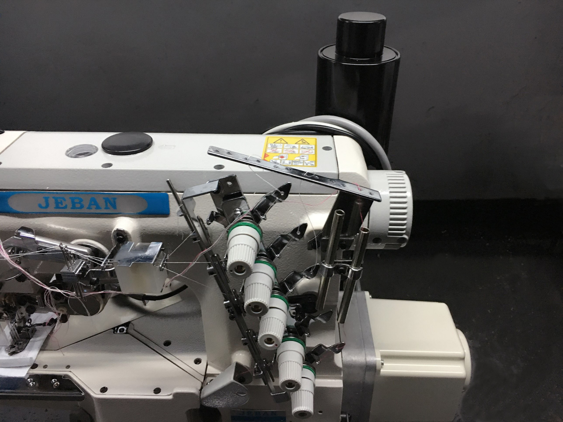 厂家直销600自动剪线绷缝机小方头直驱砍车三针五线机