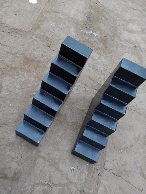 供应各规格类型 精加工 阶梯垫铁 可