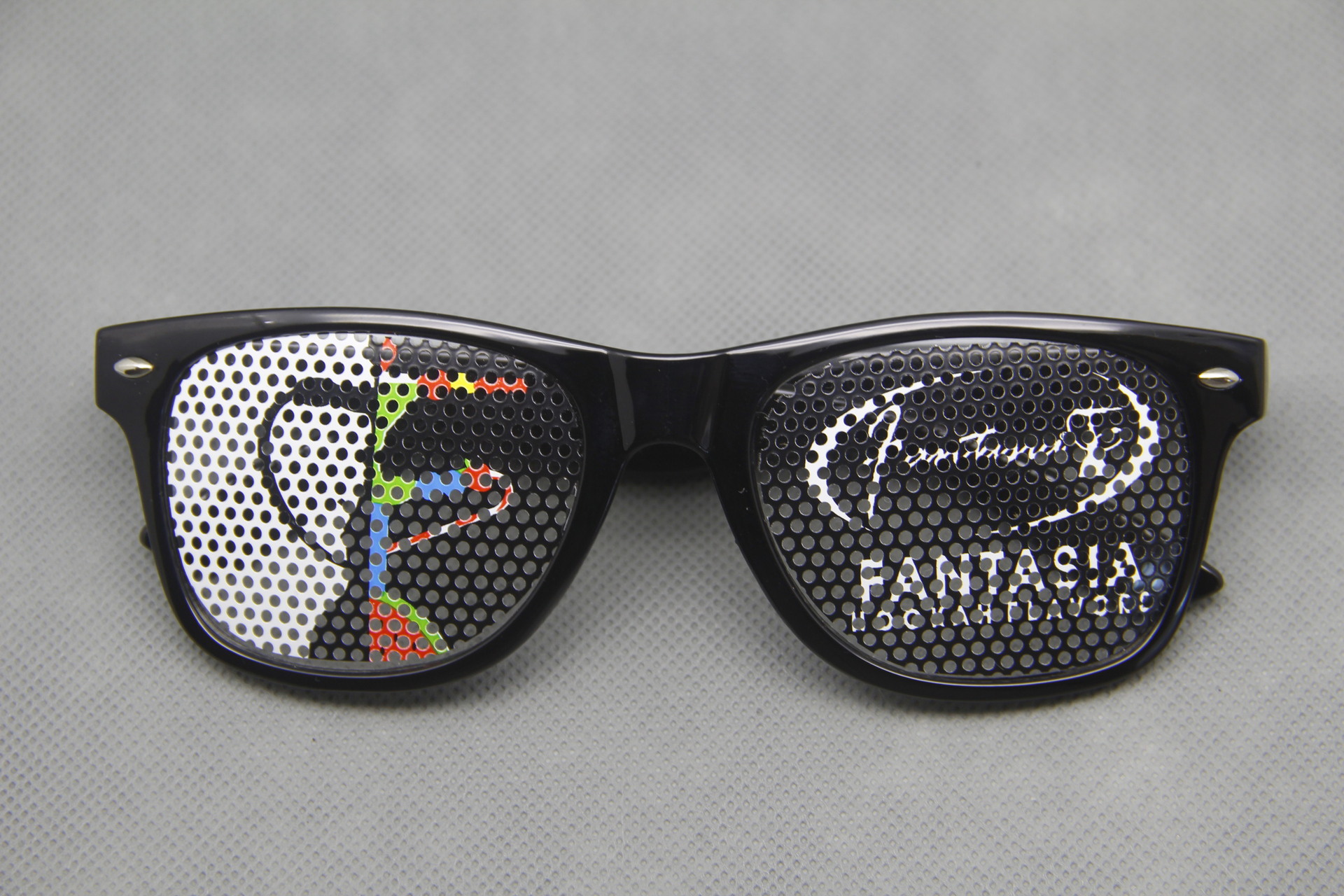 促销礼品太阳眼镜 针孔贴纸眼镜 抗疲劳 防散光眼镜