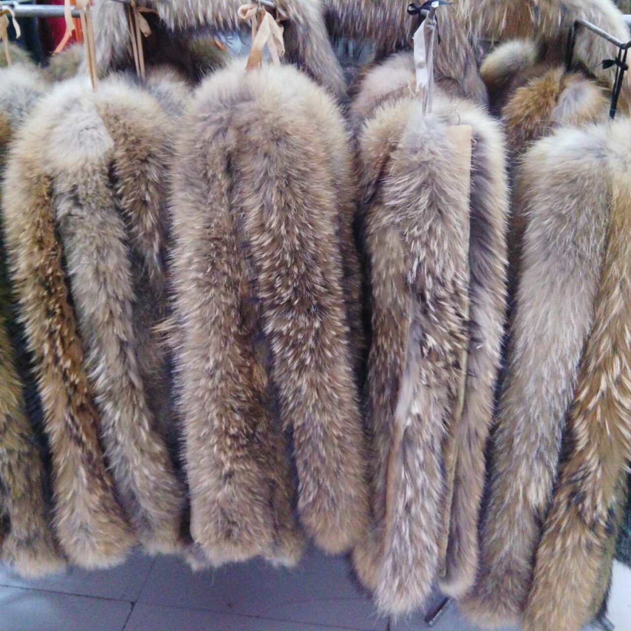 河北专业毛领厂家批发定做各类真动物毛皮毛领帽条来样定做加工