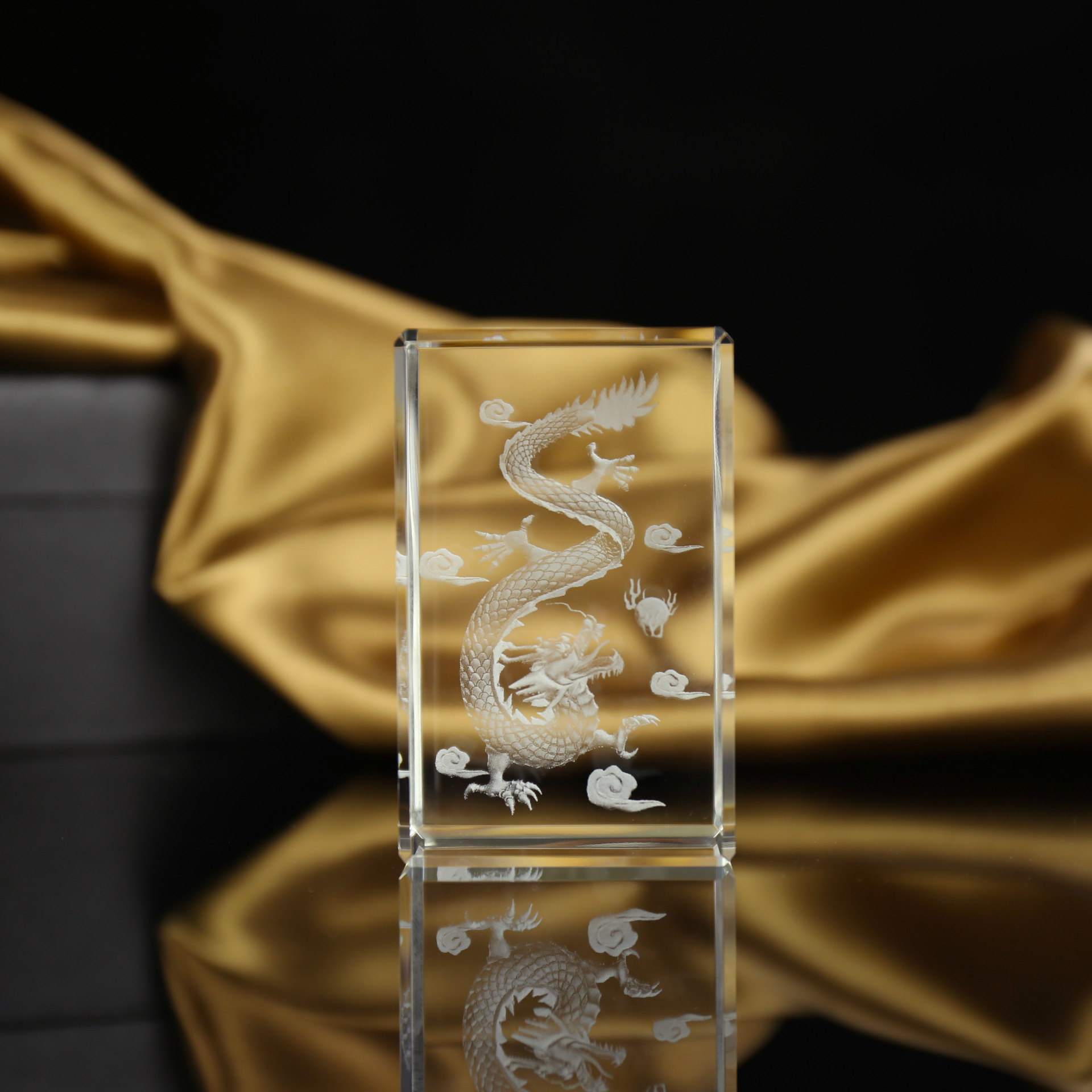 水晶内雕 水晶立体龙 精美十二生肖摆件 节日礼品 生日礼.