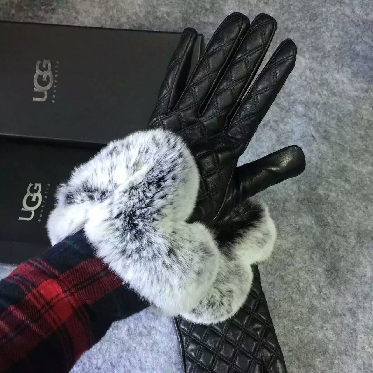 厂家批发皮毛一体手套女士户外保暖手套羊毛分指触屏手套真皮冬季