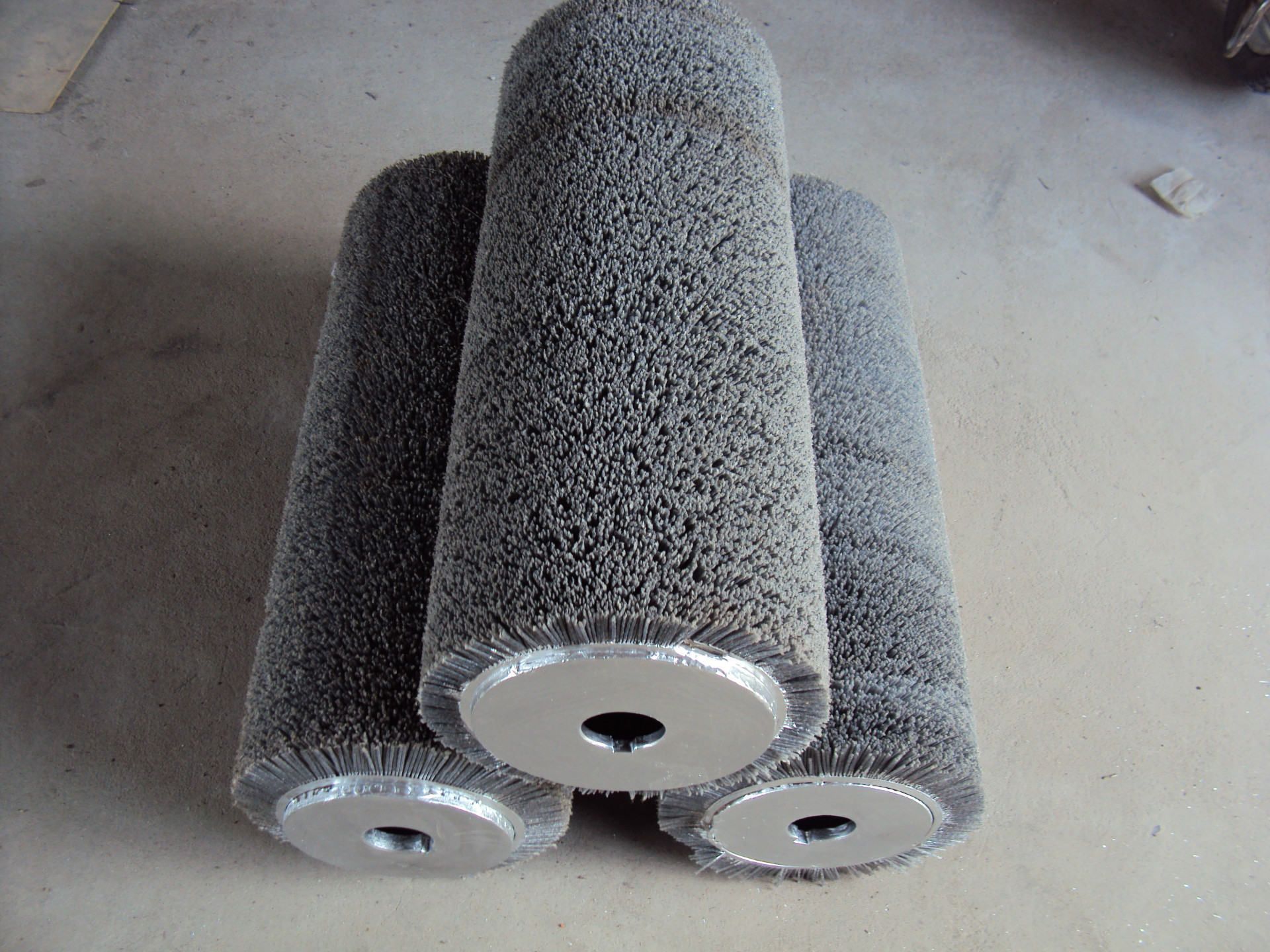 厂家热销磨料丝刷辊 磨料丝毛刷辊 耐高温磨料丝刷辊