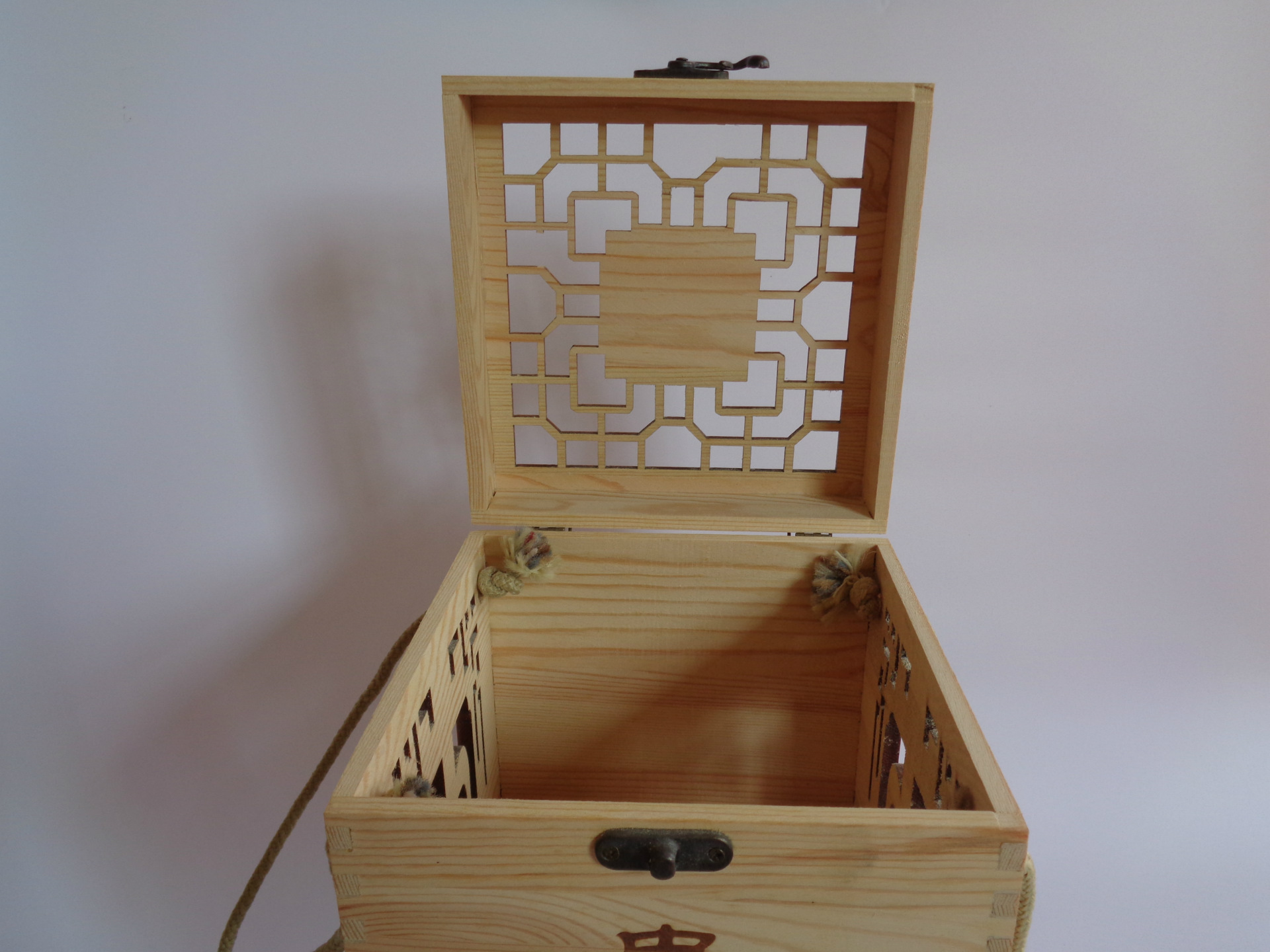 新款木制酒盒松木白酒包装木盒雕刻镂空白酒木盒红酒盒定制批发