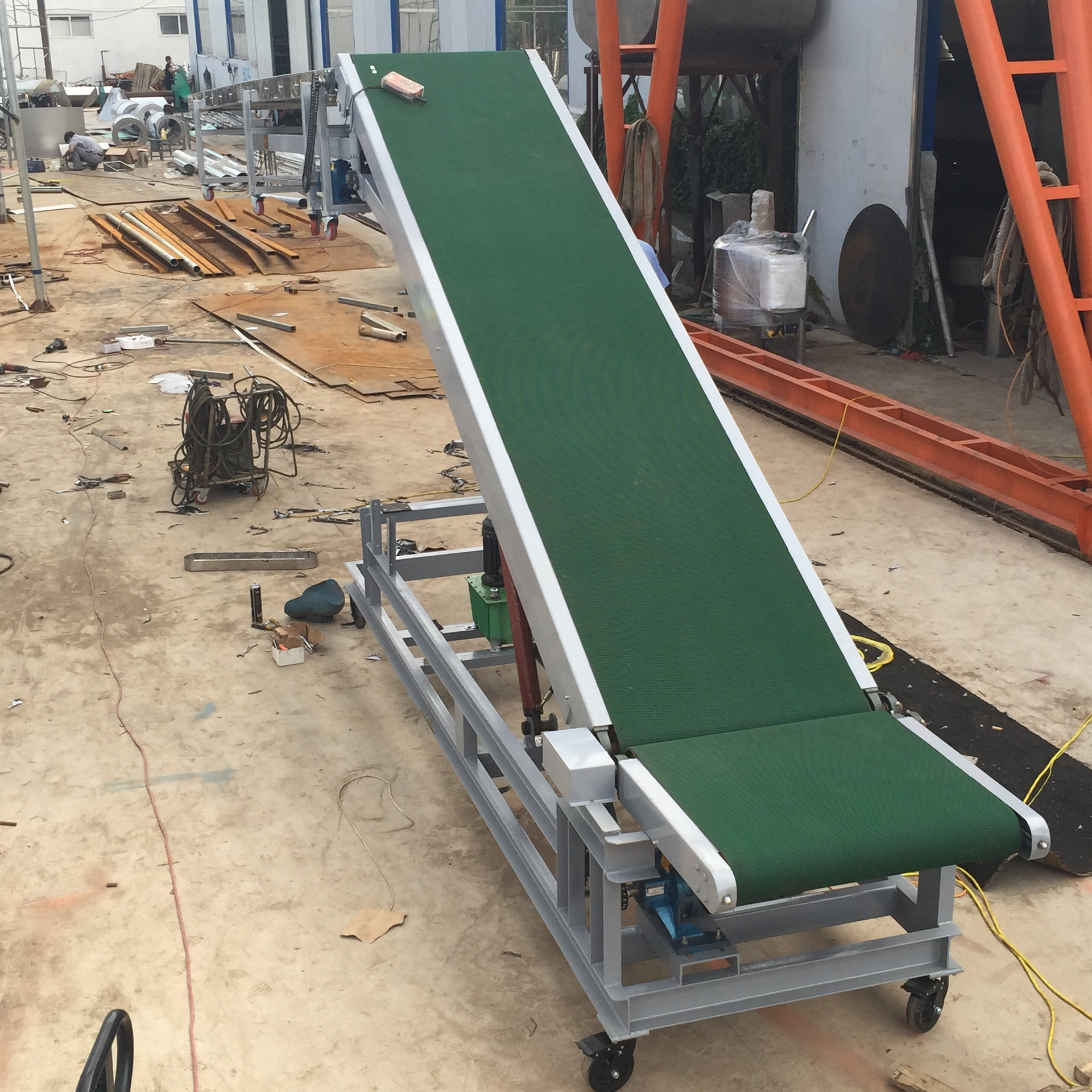 非标定制小型移动式装车卸货输送机 伸缩爬坡装车卸车皮带输送机