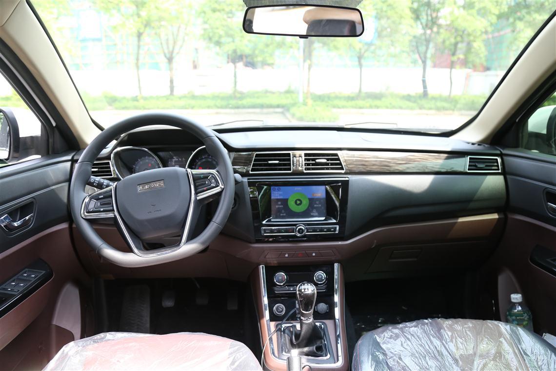 力帆迈威单看内饰就让我眼前一亮