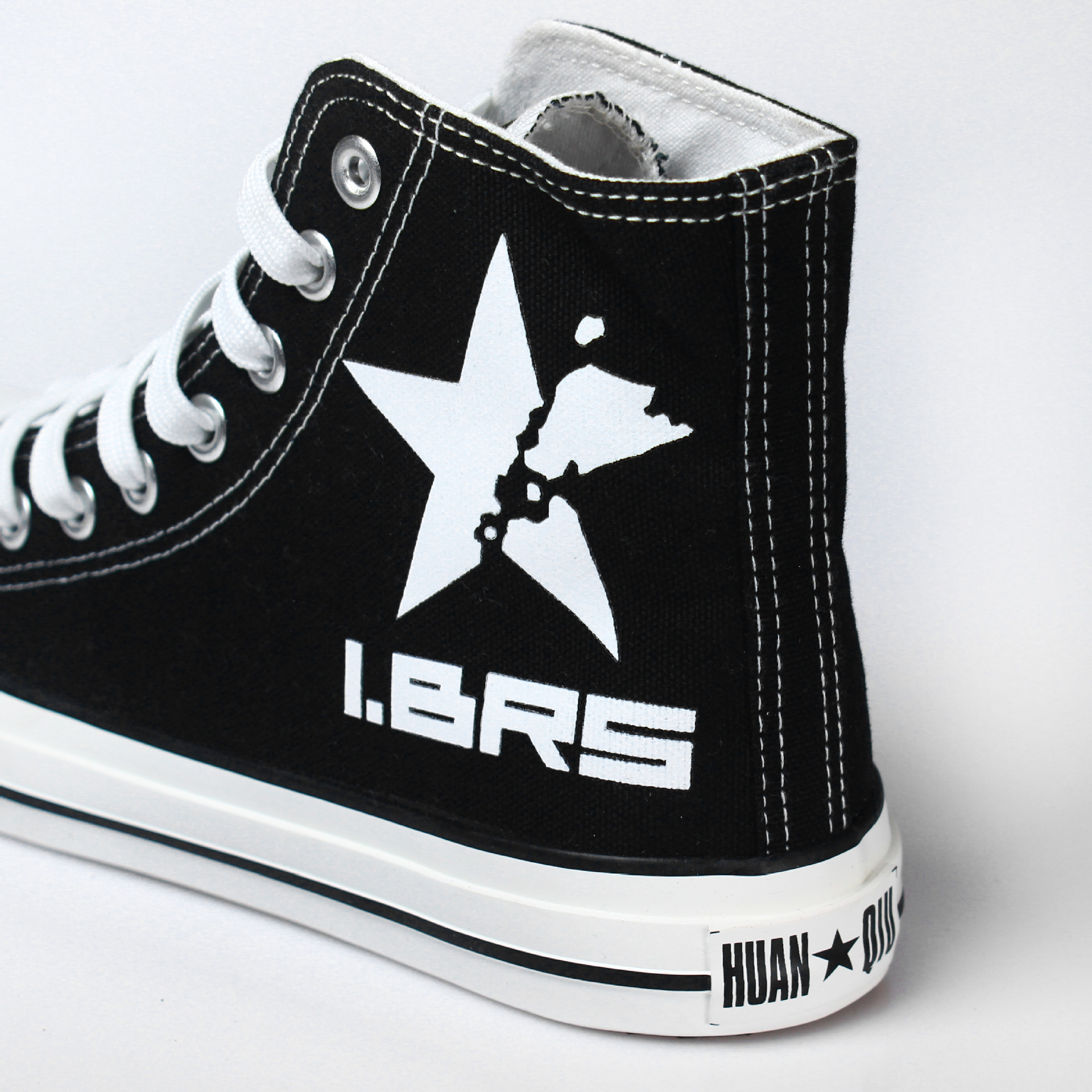 黑岩射手高帮帆布鞋外贸爆款休闲鞋动漫卡通鞋