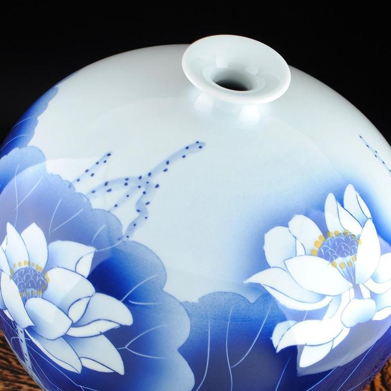 景德镇瓷器工艺批发 手绘青花瓷 釉下彩荷花大号石榴瓶 家居装饰