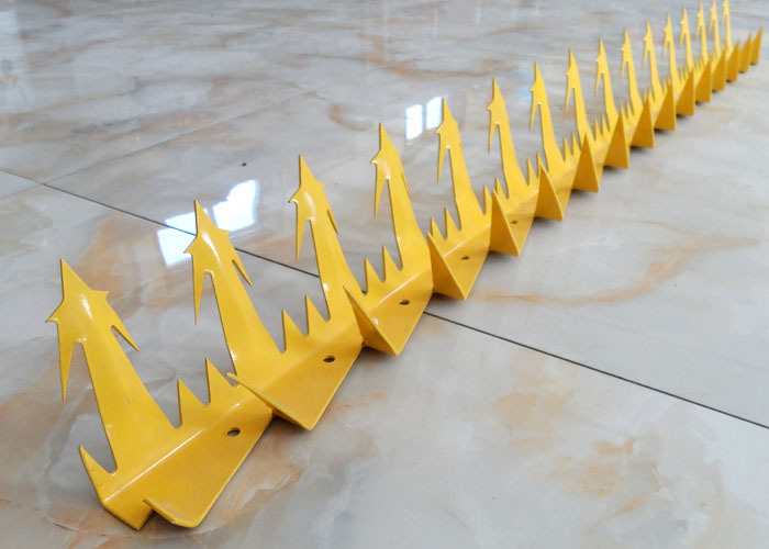 涂塑金属刺钉,大号防爬刺钉,防盗刺钉,小区监狱防护栏,围墙护栏