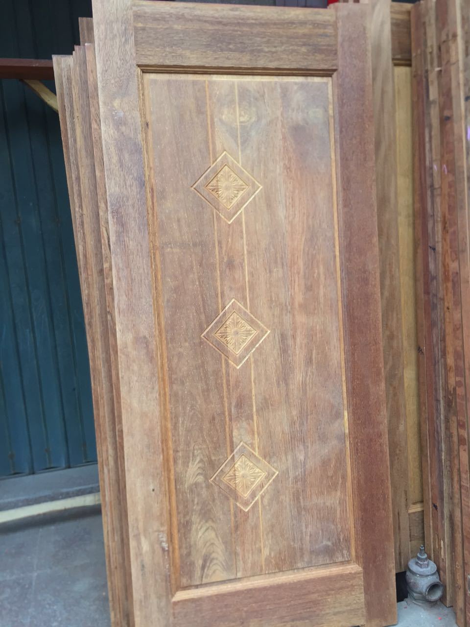潮汕厂家直销 菠萝格实木门别墅门 推拉门 中式欧式门 欢迎订购