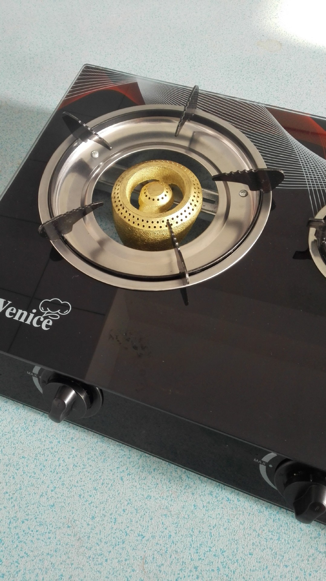 厂家直销家用台式燃气灶具钢化防爆节能煤气灶家用厨具三头煤气炉