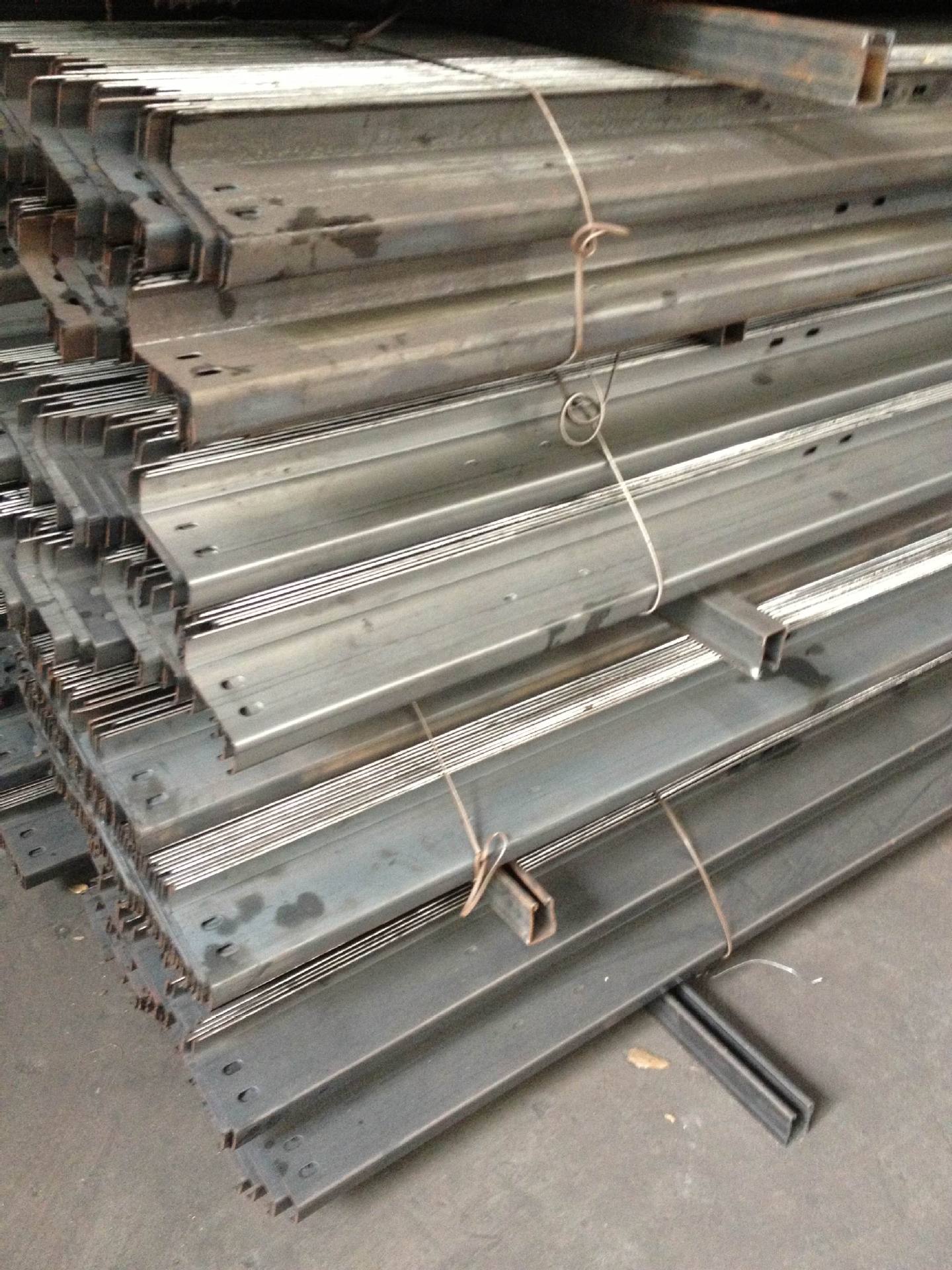 z型钢 太阳能支架系列 耐用c型钢 精密冷弯型钢 五金光伏支架