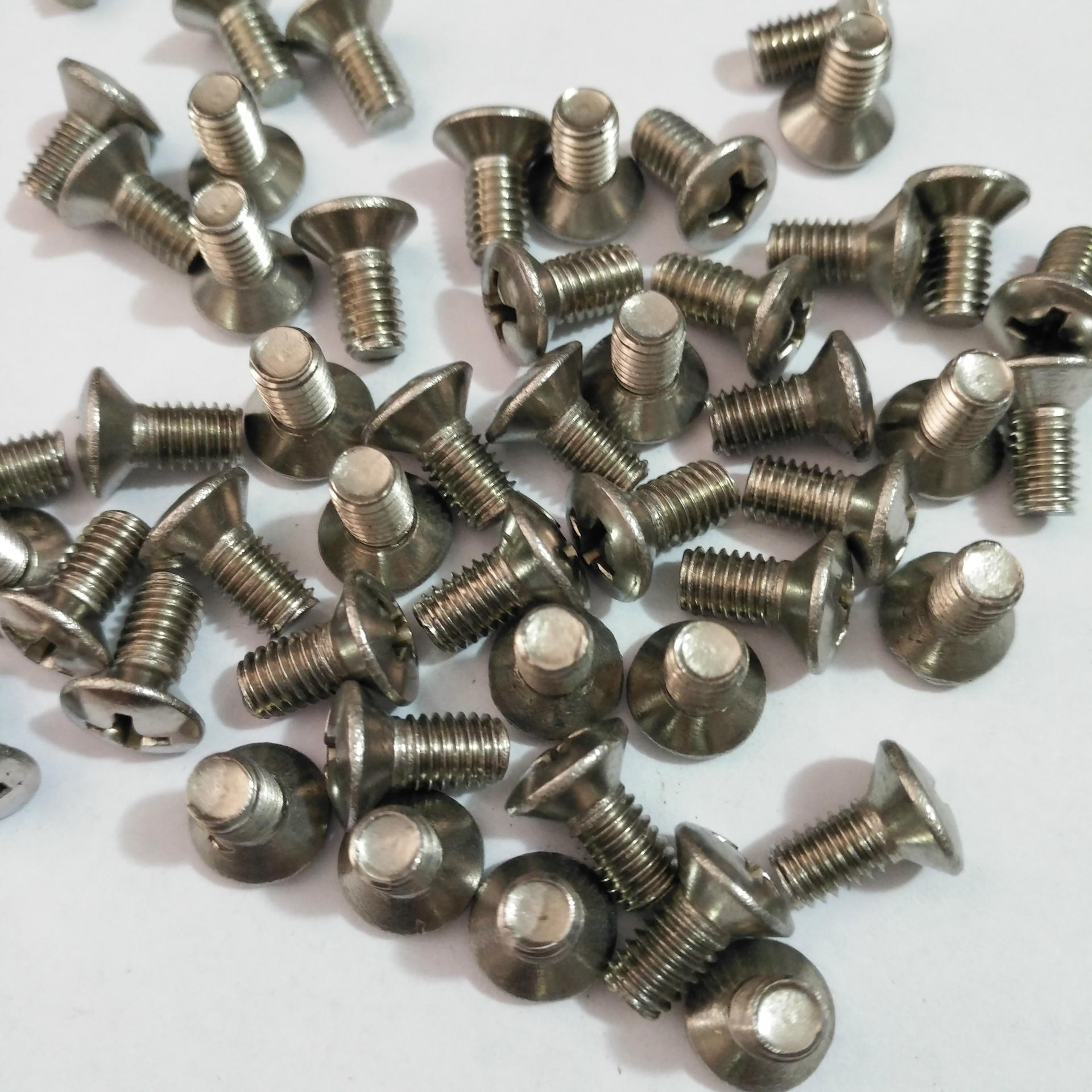 厂家直供201不锈钢十字槽半沉头机螺钉m5x12gb/t820