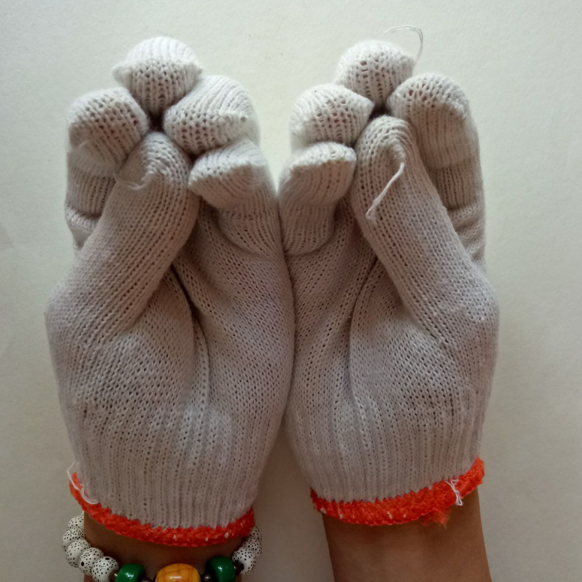 批发货源棉纱劳保防护手套普通纱线沙手套劳保线手套-阿里巴巴