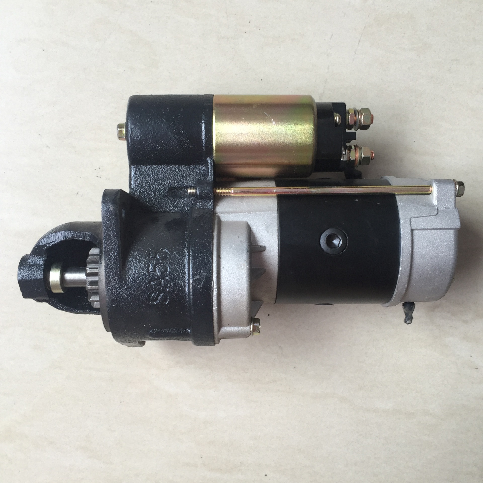 厂家批发供应1315a汽车起动机,启动机,欢迎咨询