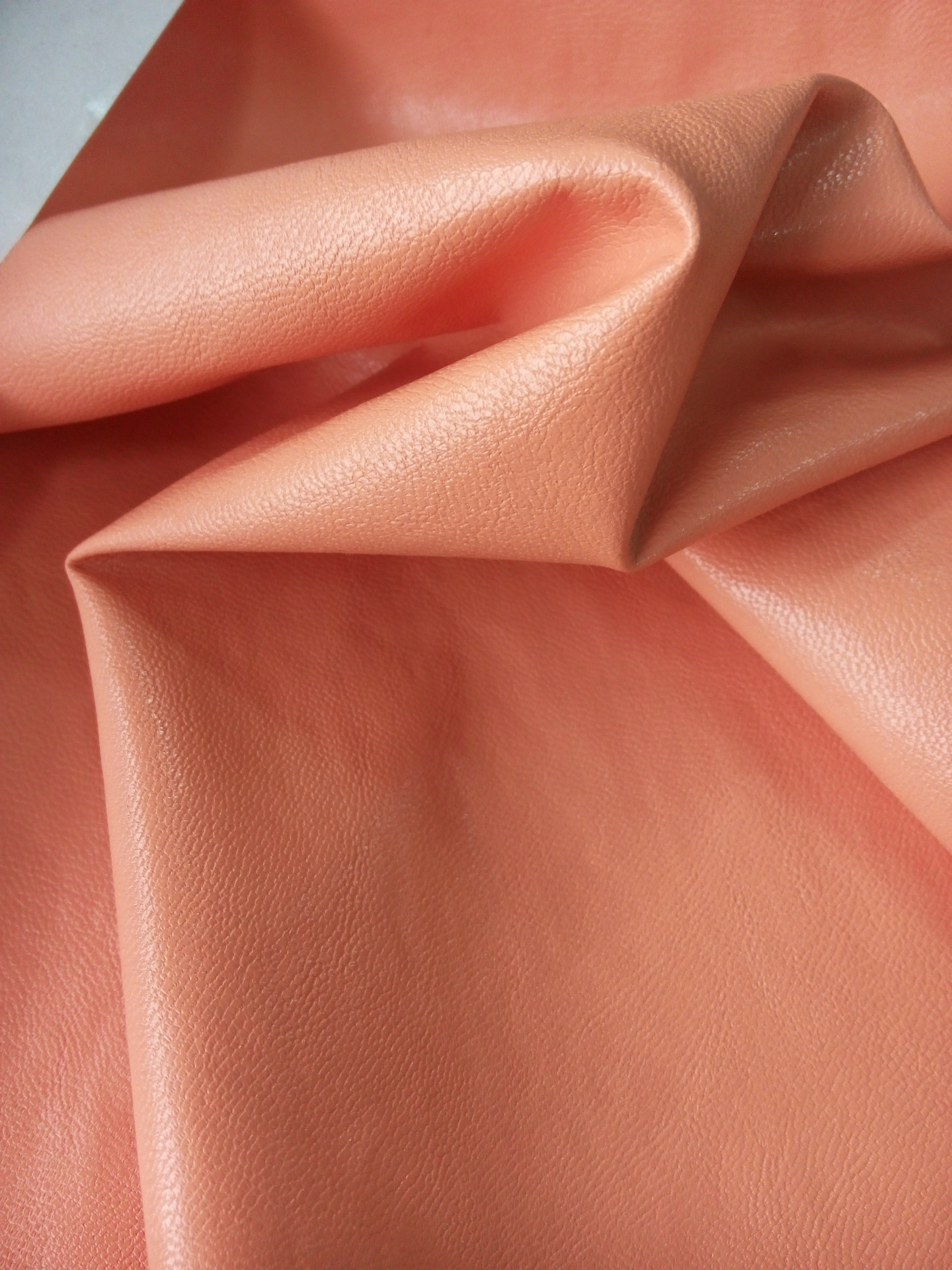 薄型人造革pu皮面料 服装合成革 pu皮辅料 环保品质