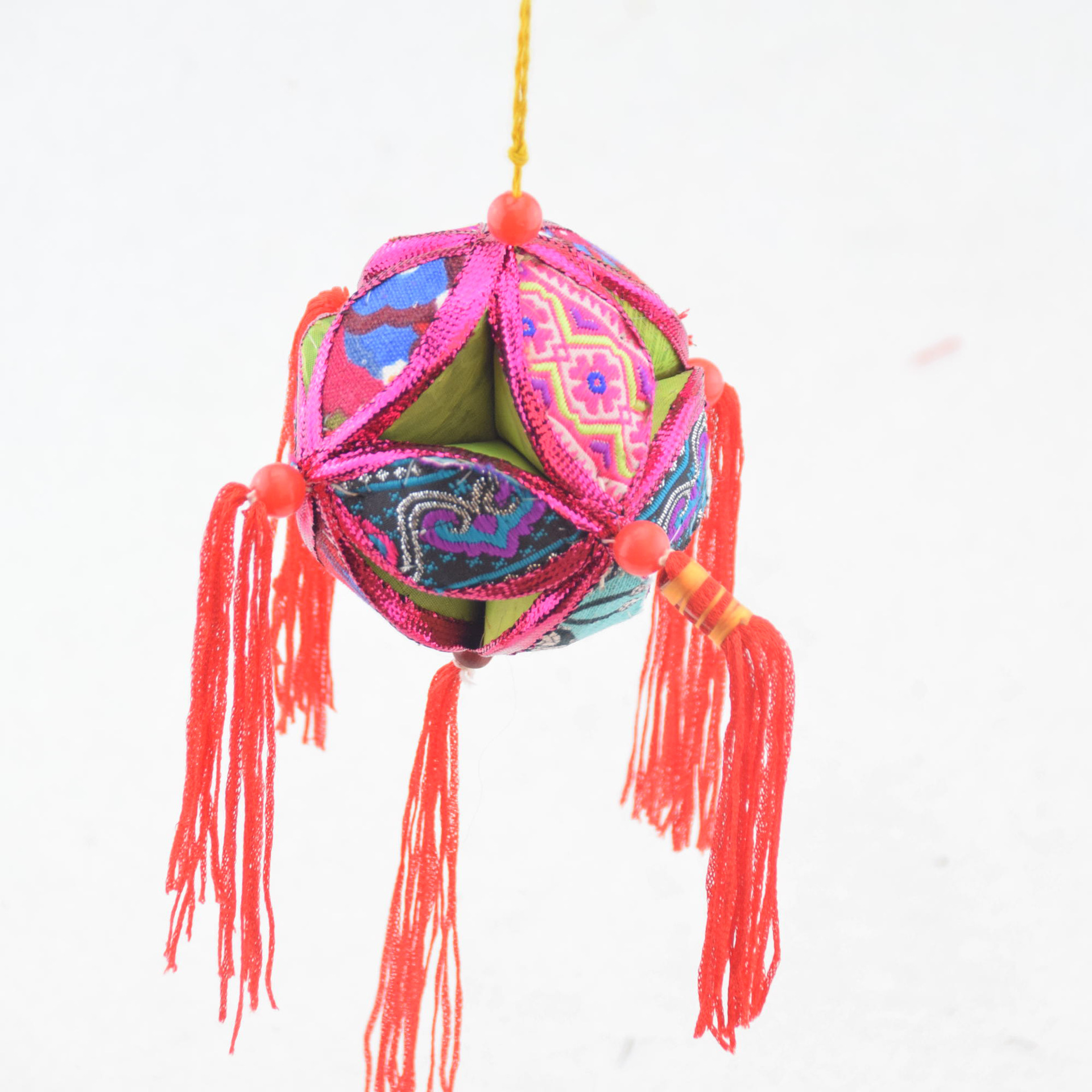 20公分手工绣球:其他款式:特别提醒:纯手工的东西所绣图案都是绣工