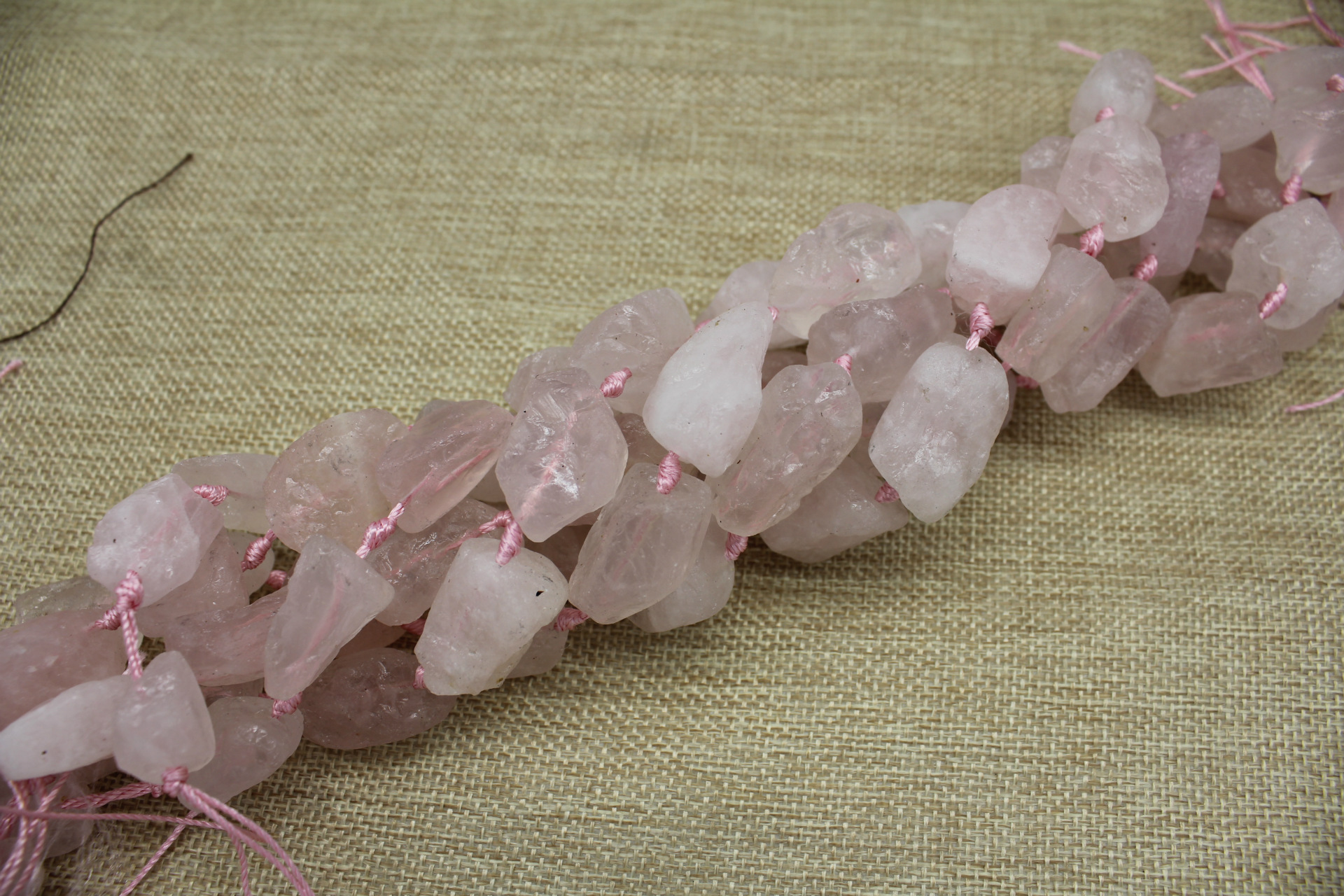 金鹏程 天然粉水晶块型原石原料 diy饰品配件批发 厂家直销