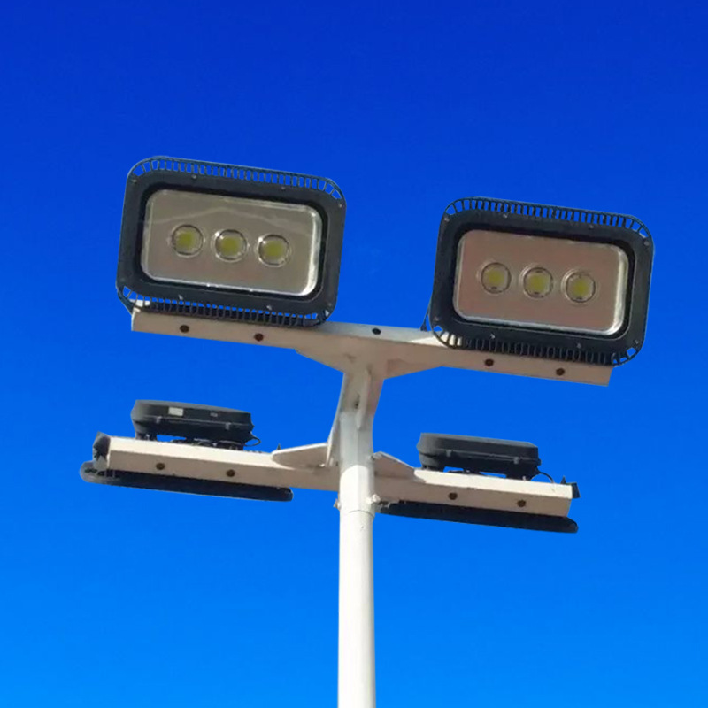 球场灯杆灯具,灯头款式定做,柏克厂家专业批发零售.