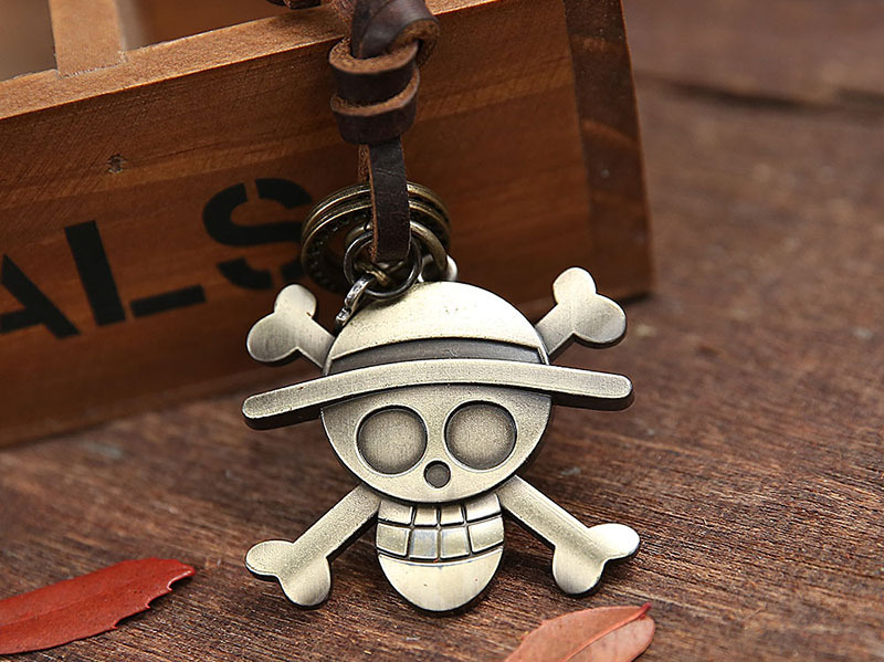 批发新款动漫海贼王路飞骷髅头吊坠牛皮绳项链学生个性礼物配饰品