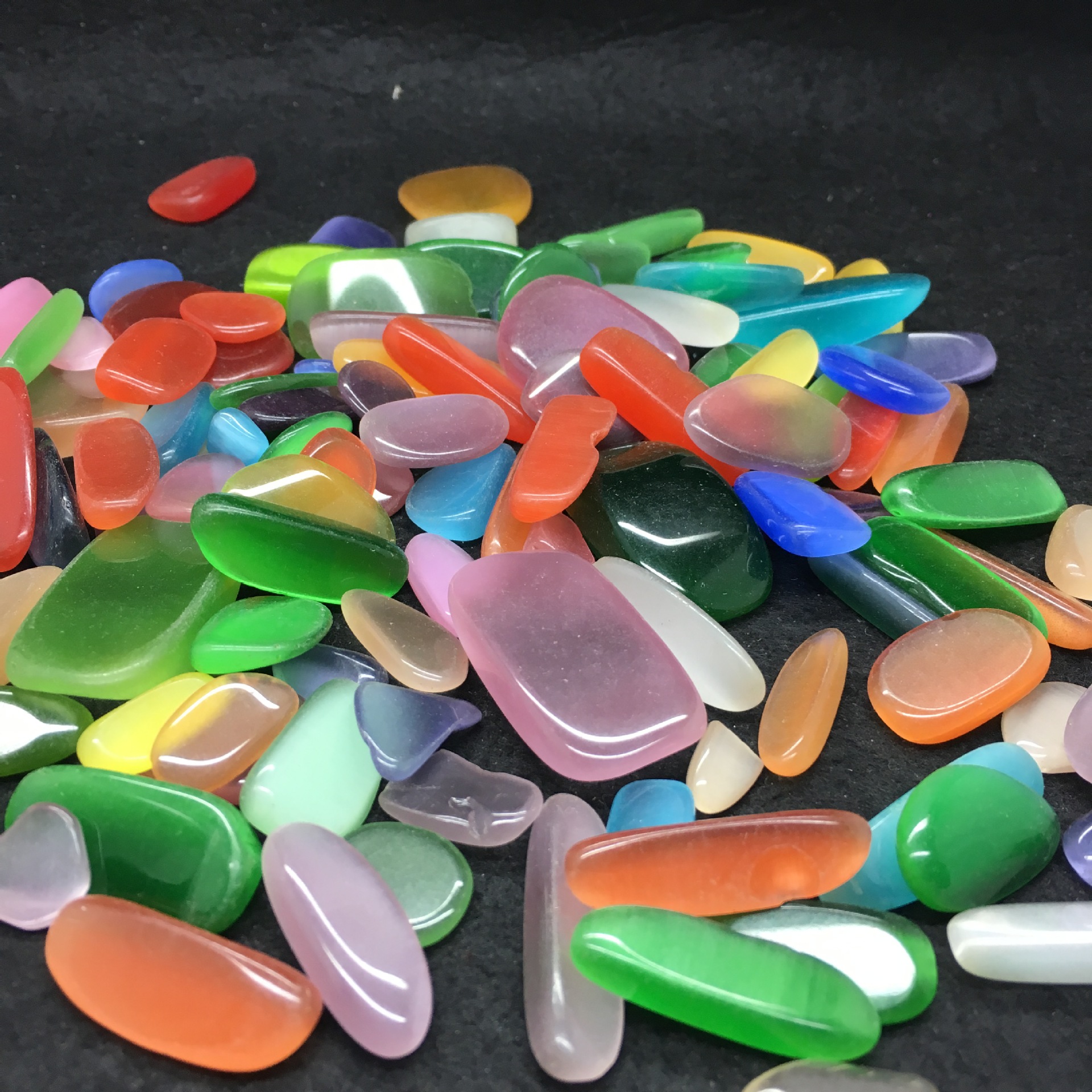 东海玻璃猫眼石碎石批发厂家鱼缸花盆佛教