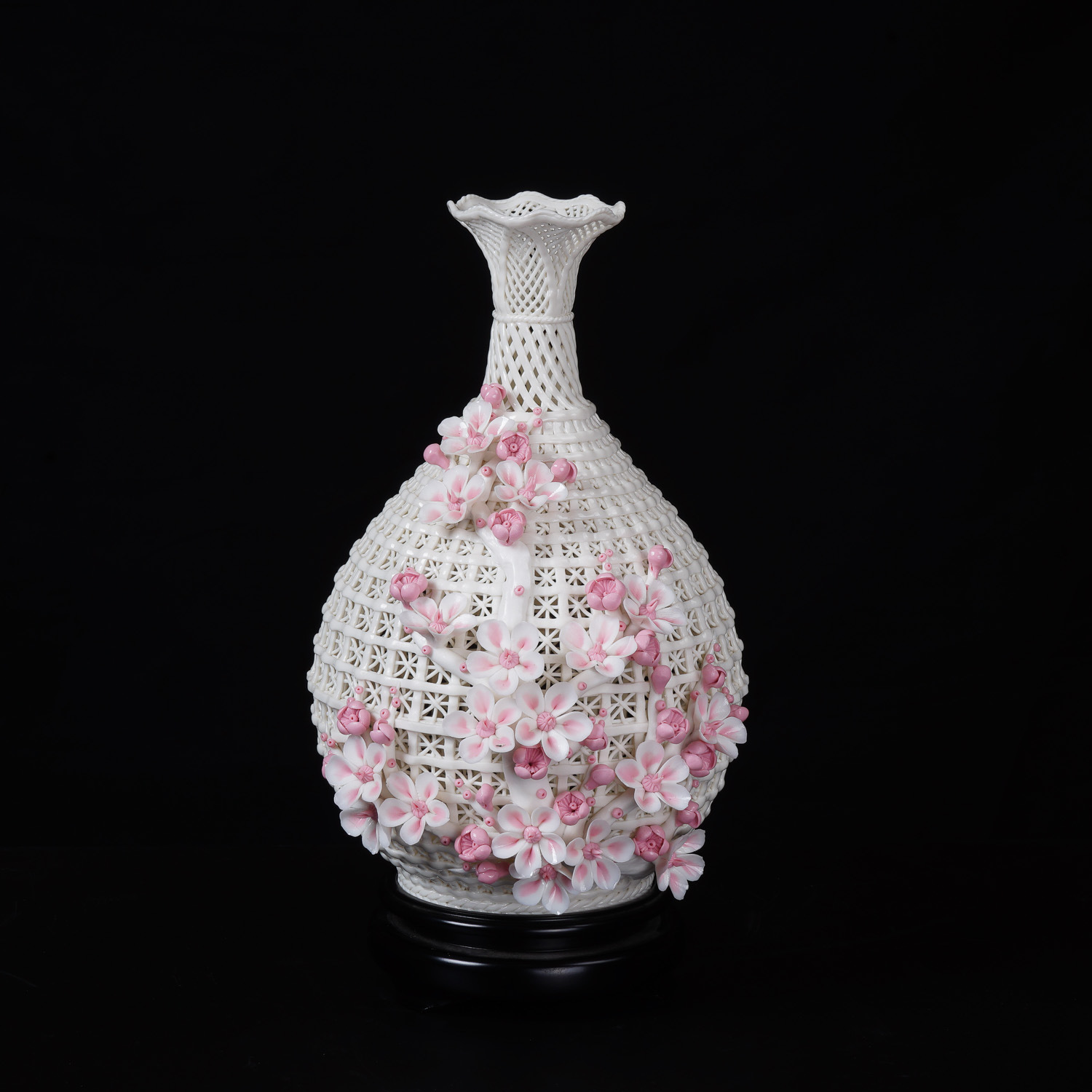 中国白梅花玉壶春镂空陶瓷花瓶 现代家居饰品创意瓷雕工艺品摆件