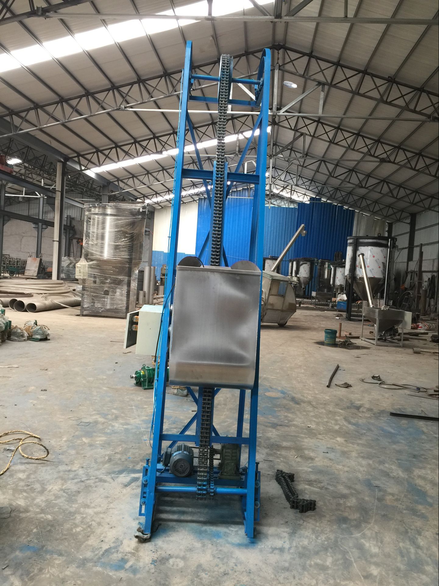 供应不锈钢链条输送机 上料机 链条提升机厂家直销性价