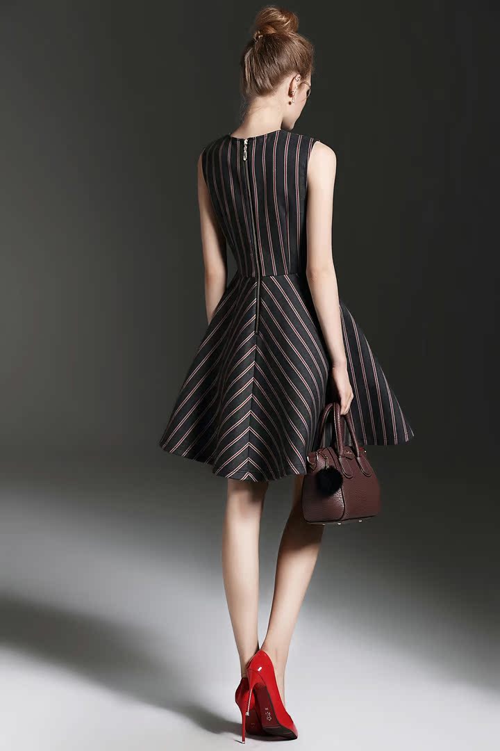 8071 欧洲站2016秋冬新款小香风裙子修身收腰条纹连衣裙大摆a字裙