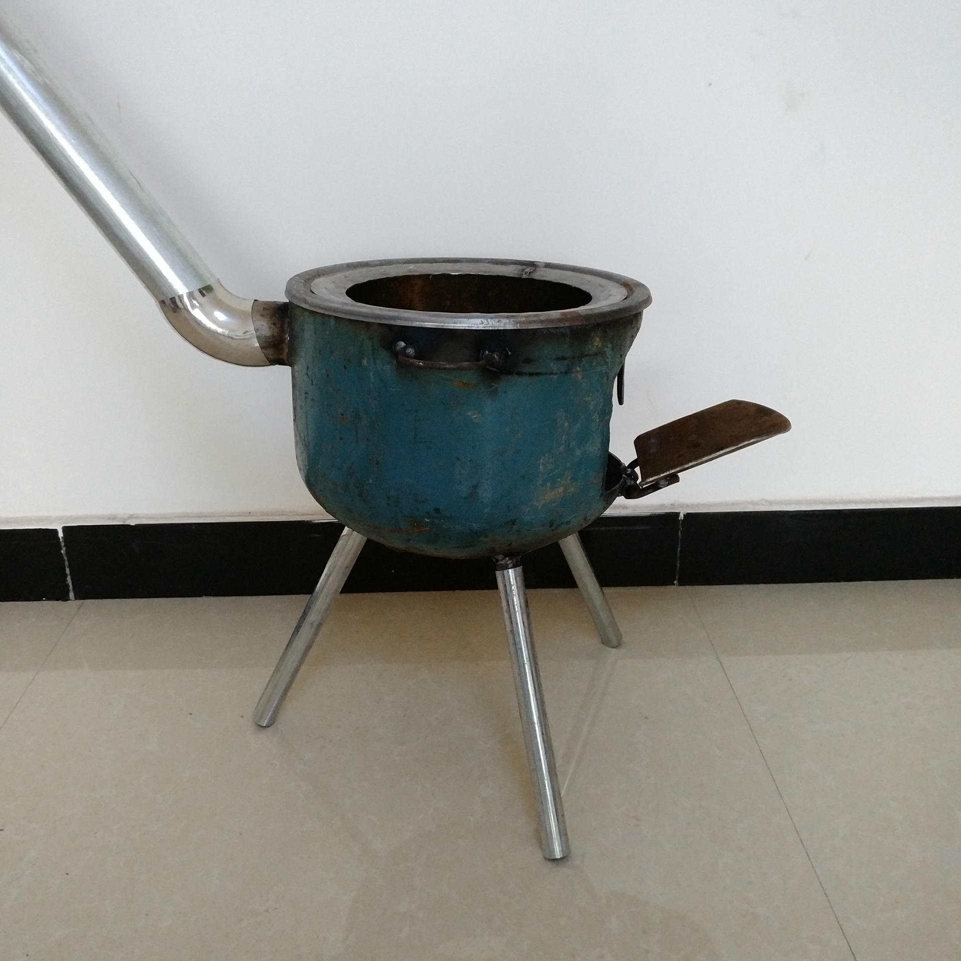 钢管活动脚柴灶农村家用柴火炉烤火炉液化罐炉子江湖热销产品媒灶