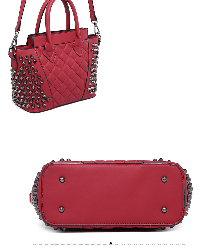 娇娇包铺2015新品欧美时尚潮个性菱格单肩女包朋克铆钉包m06-210