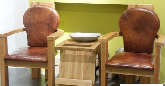 喷涂工艺聚酯色漆高档实木器家具木门uv漆涂料uv光油上光油亮哑光