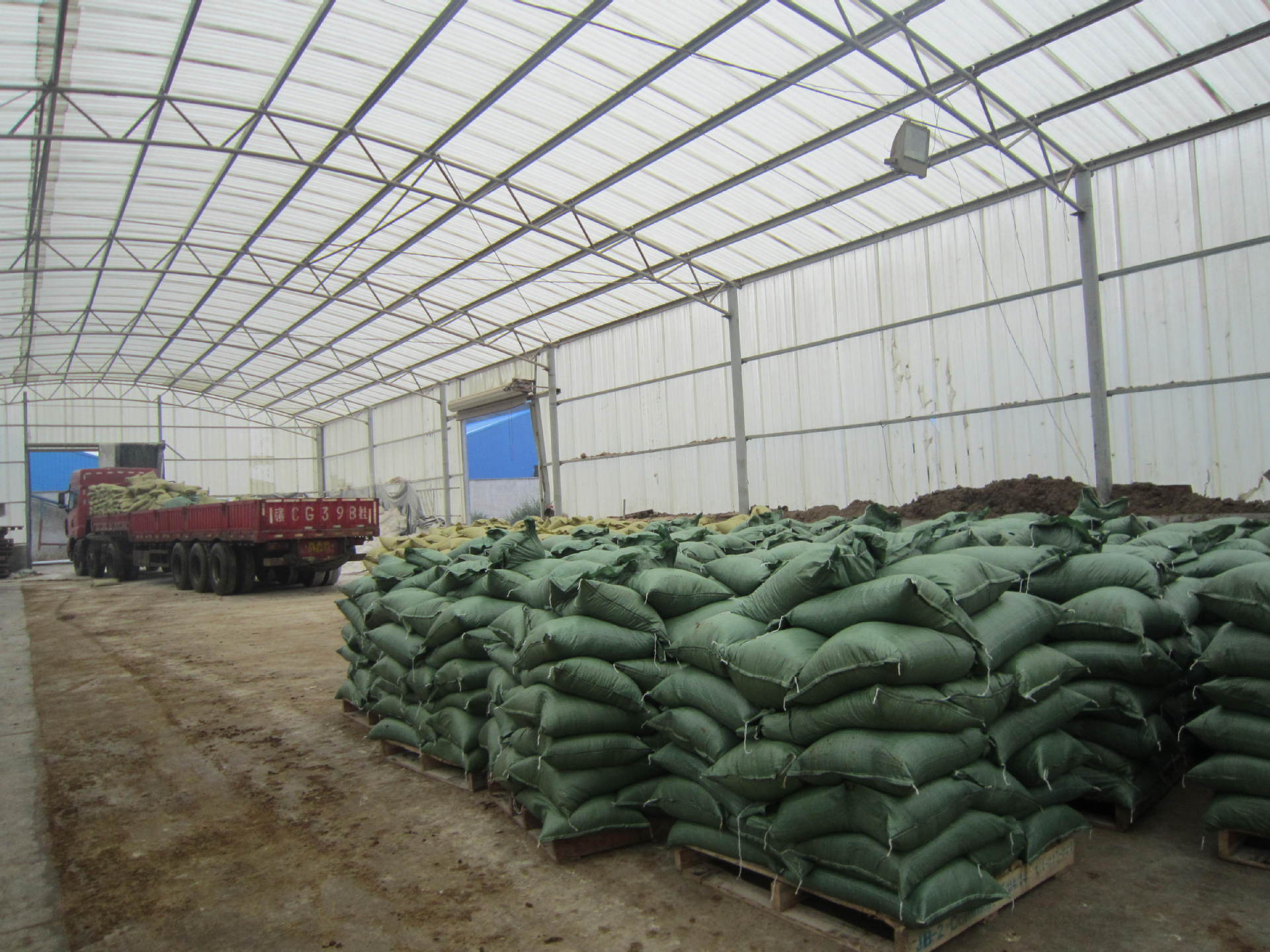 园林绿化营养土有机肥厂家直销 园艺工具 专用有机肥料 阳台种植