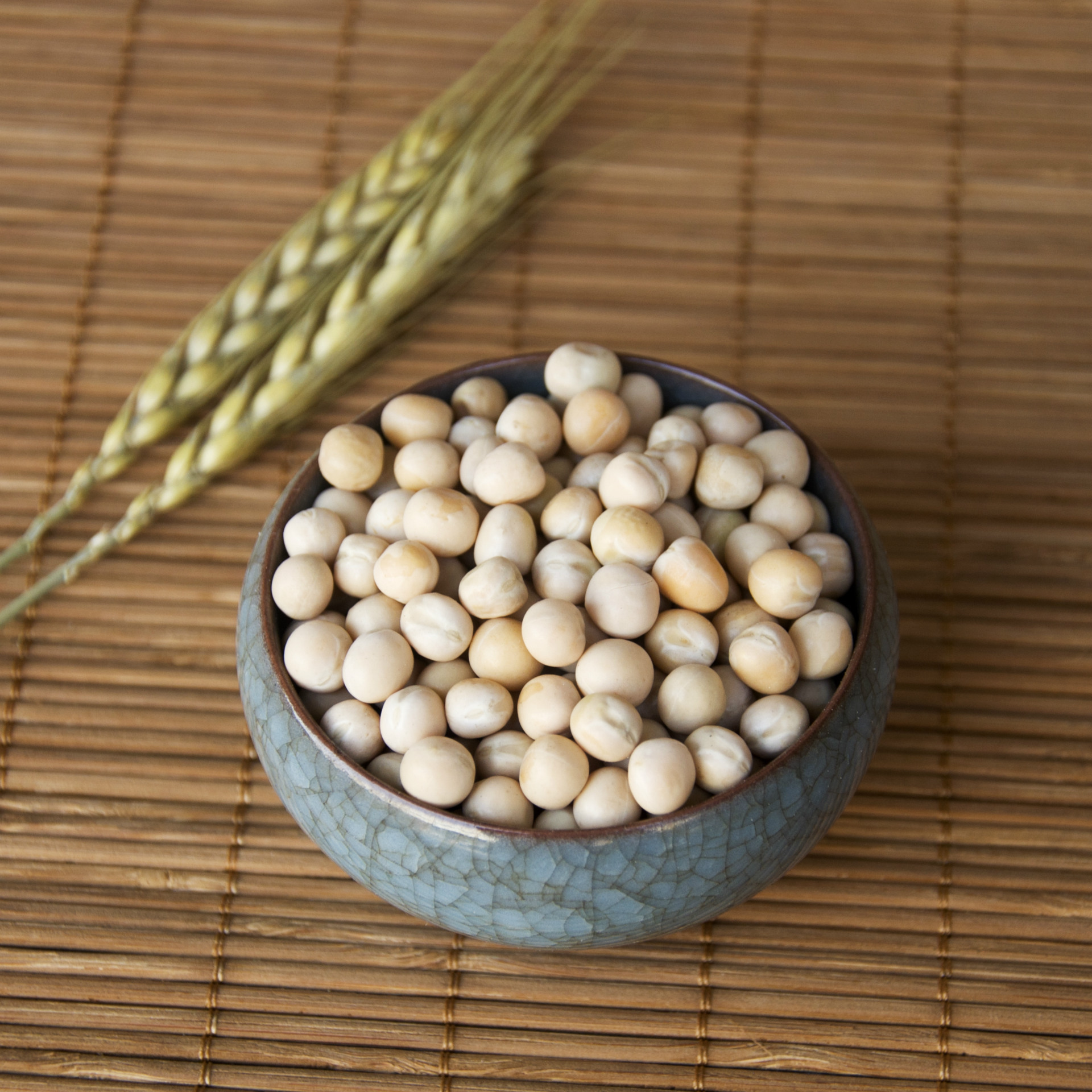 供应优质白豌豆进口豌豆五谷杂粮