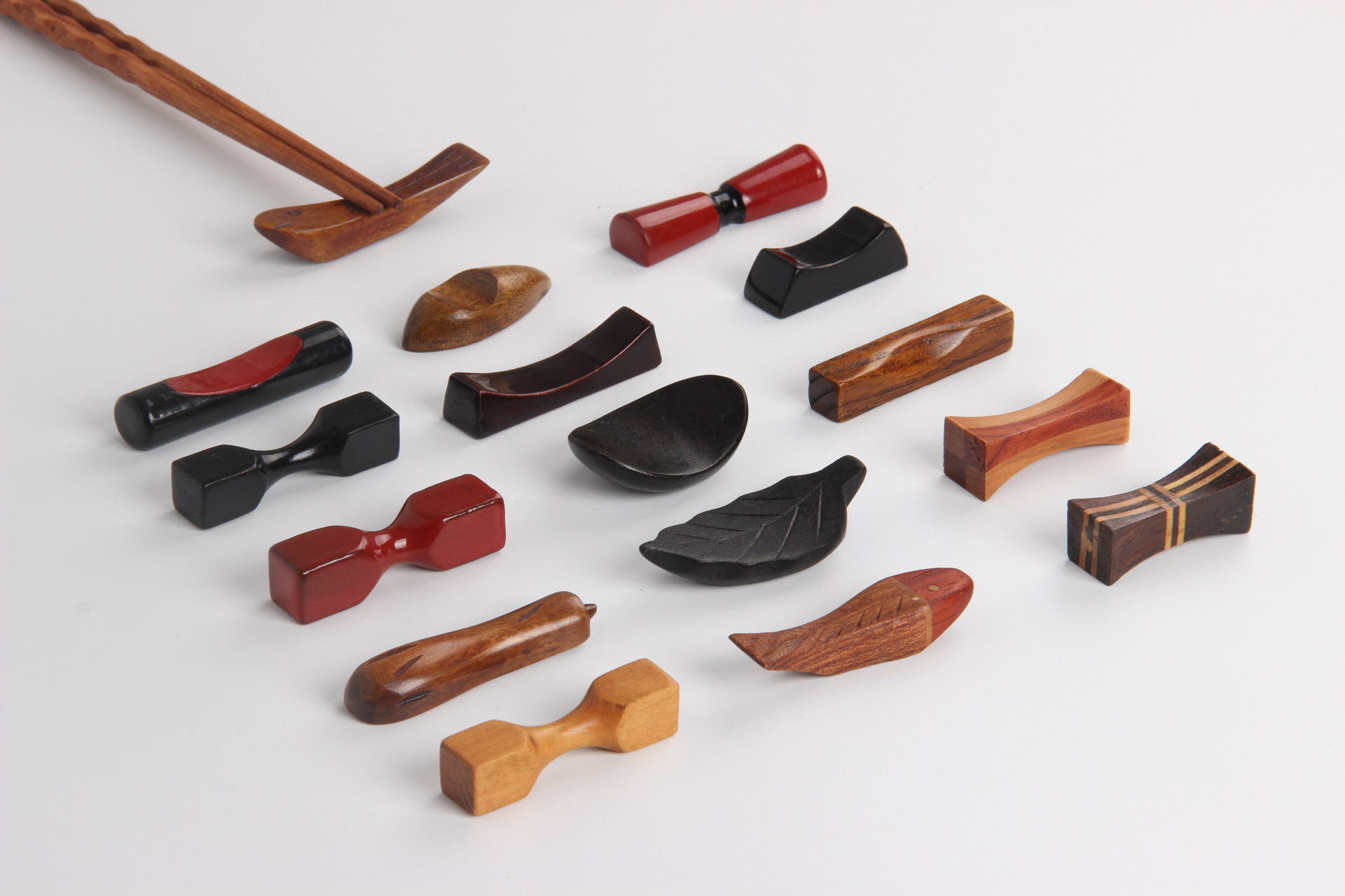 za木质筷子架木制筷托创意鱼形木筷子托外贸原木筷枕