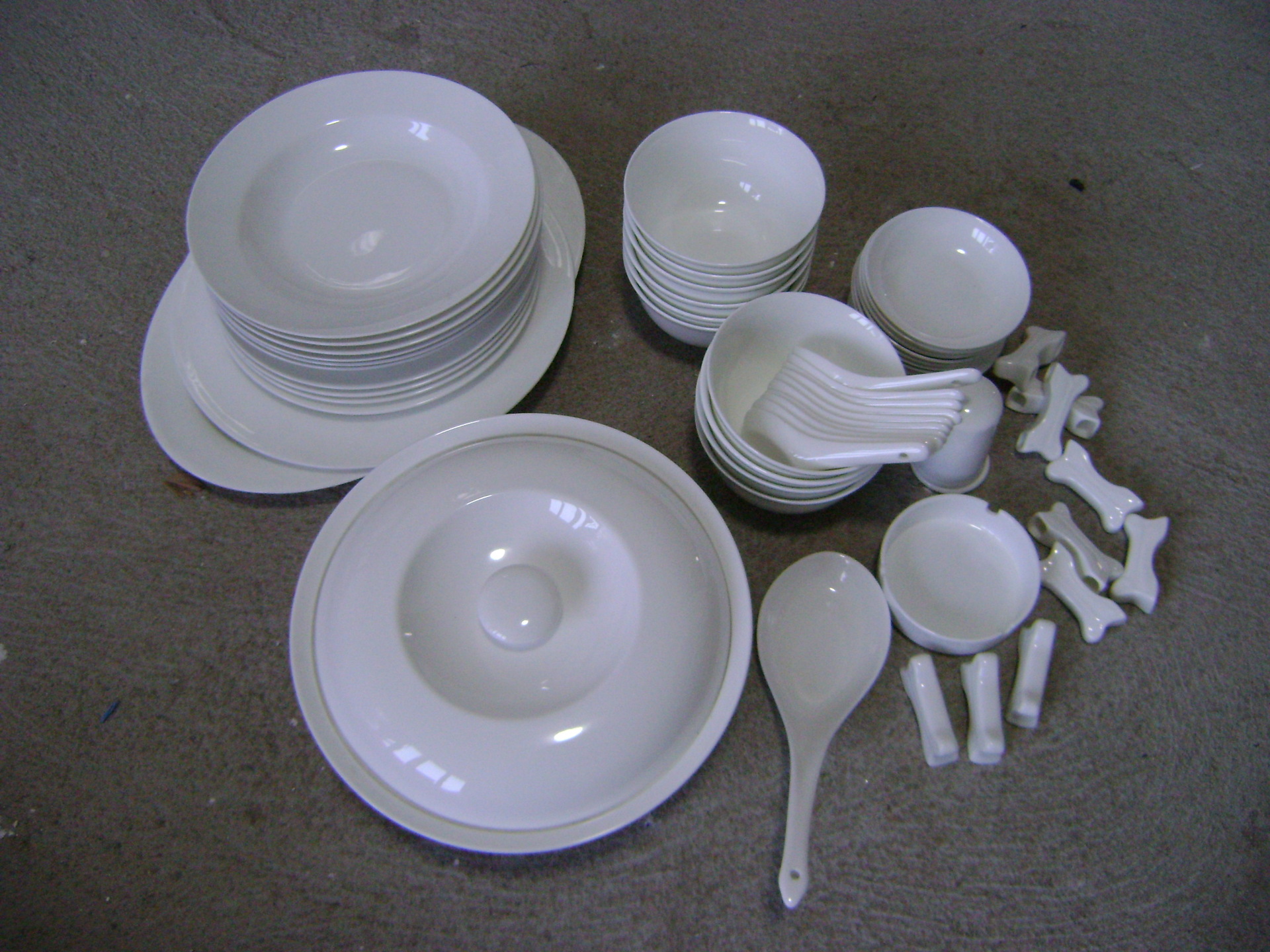 清仓抛货56头白胎骨质瓷餐具 礼品陶瓷餐