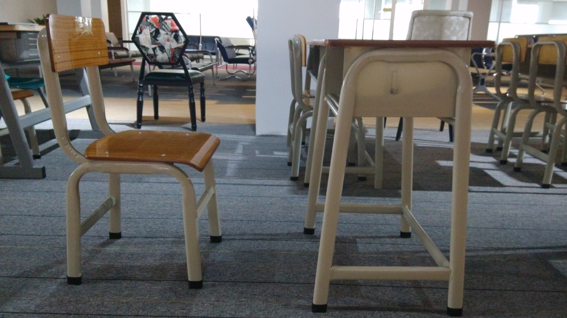 厂家直销幼儿园 中小学生 大学生课桌 单人位学习课桌椅