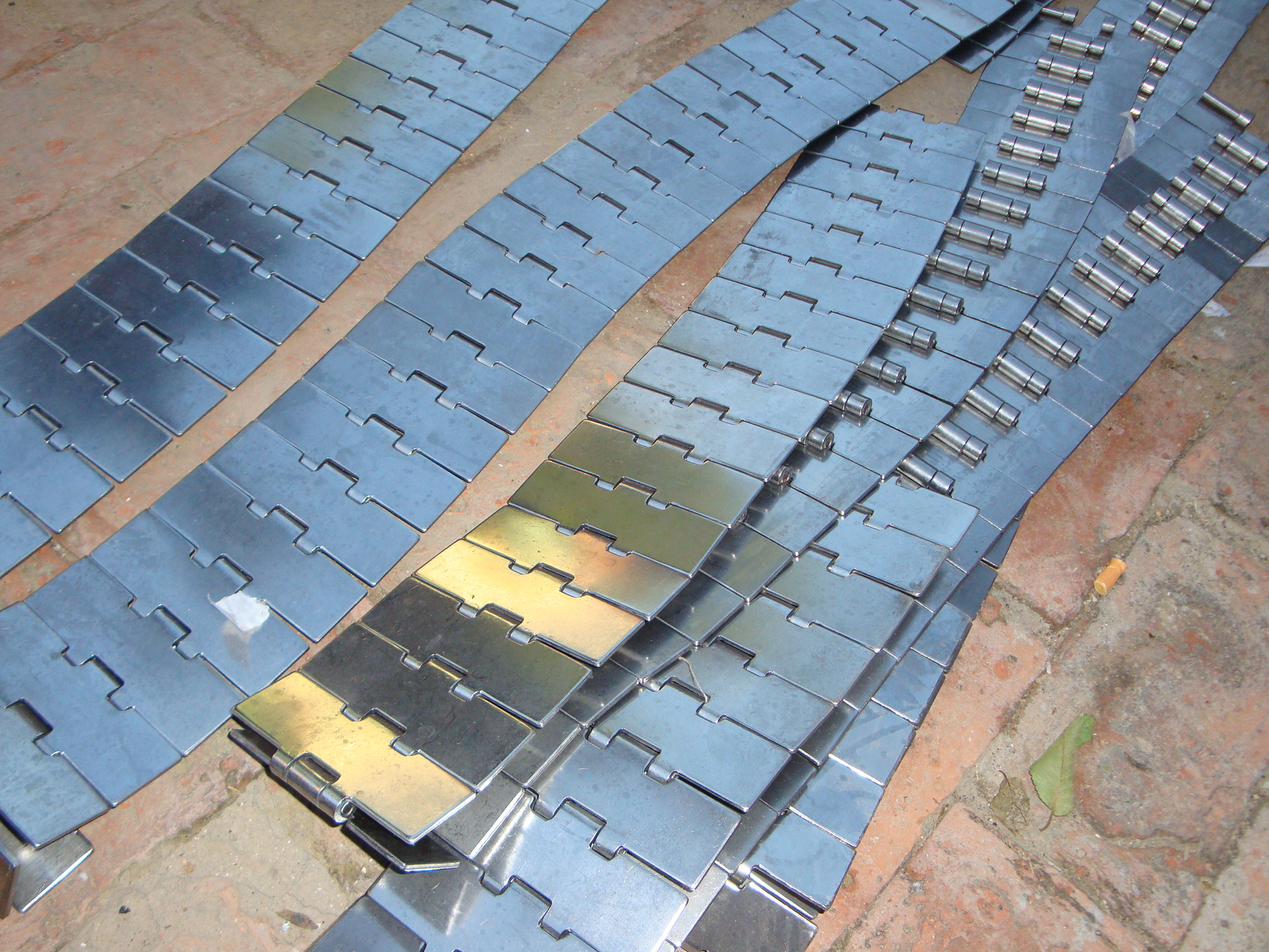 厂家供应专业制作不锈钢链板 输送链板平板链 优质不锈钢链条