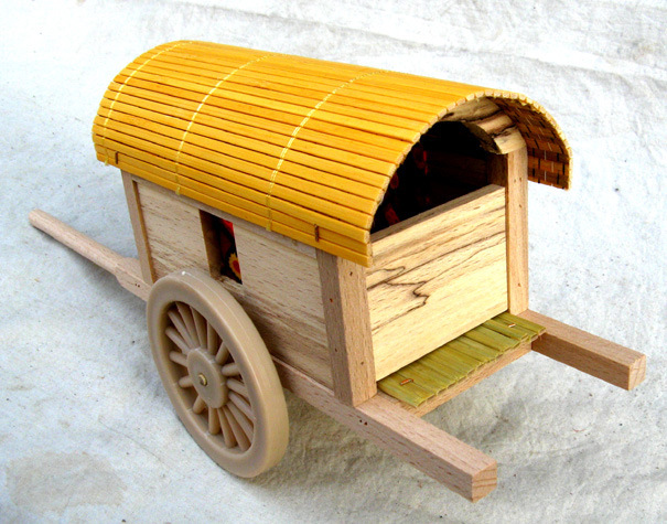 60615 马拉带篷长蓬车家庭装饰品批发 木制微型仿古代马车模型