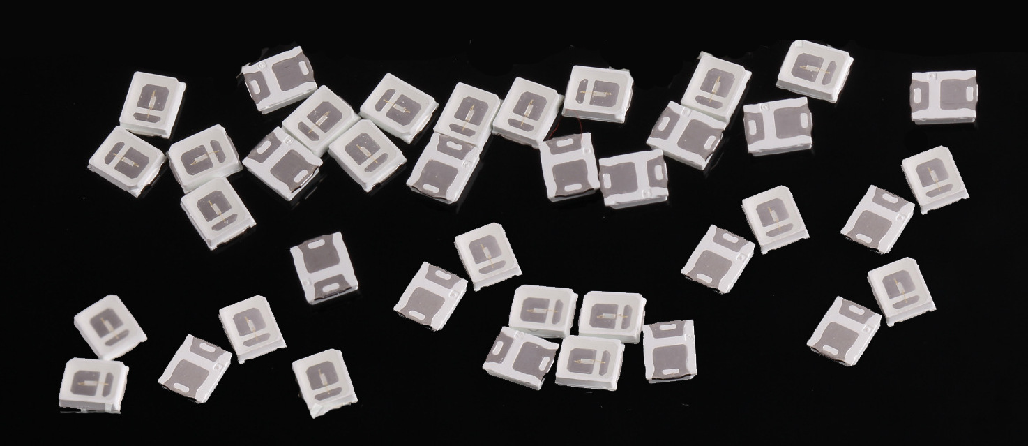 2835 led贴片灯珠三安26-28lm 高亮高光效金线铜支架2835白光灯珠