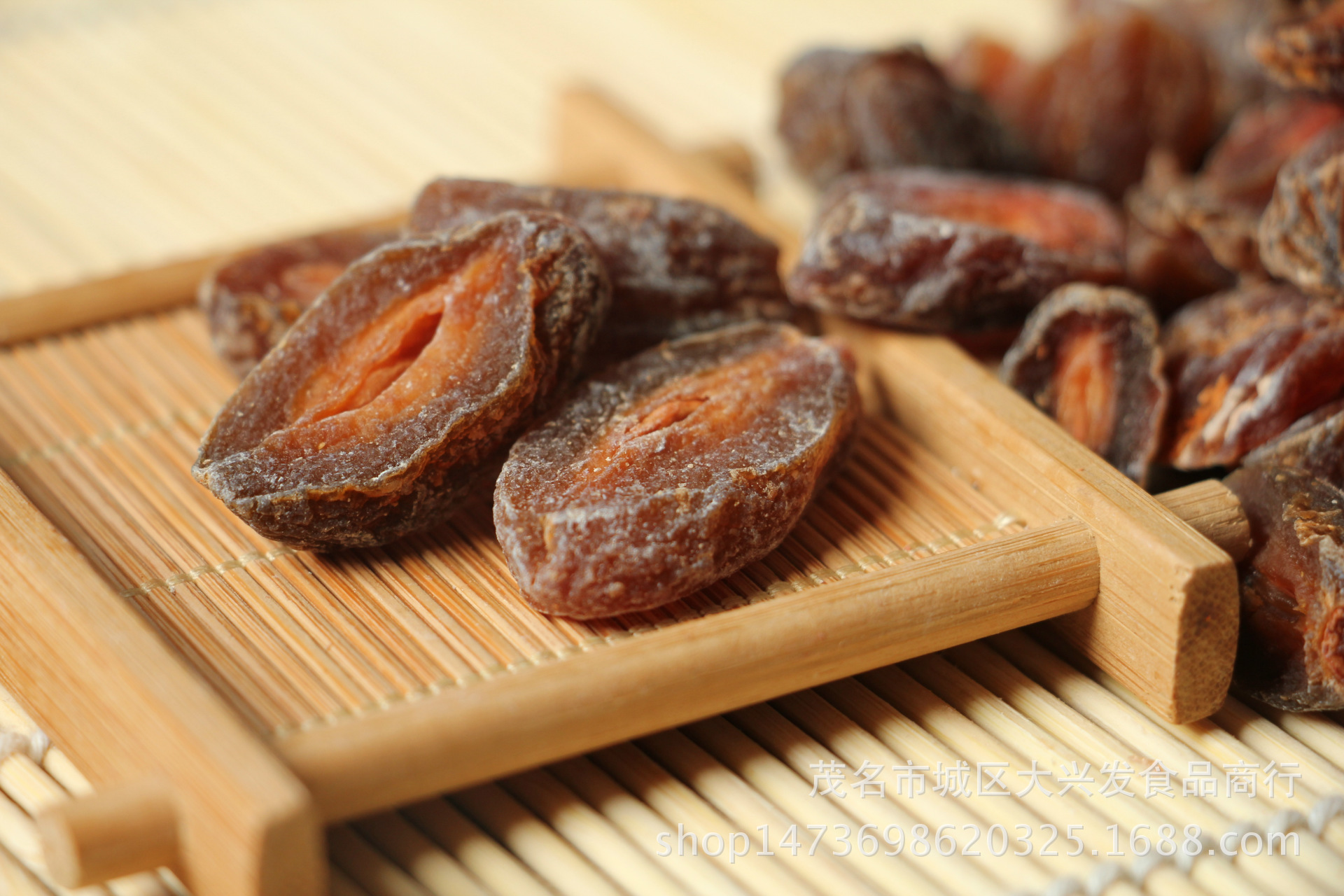 厂价批发槟桃梅条 槟榔条 甜酸桃子肉 槟榔梅肉蜜饯果脯 .