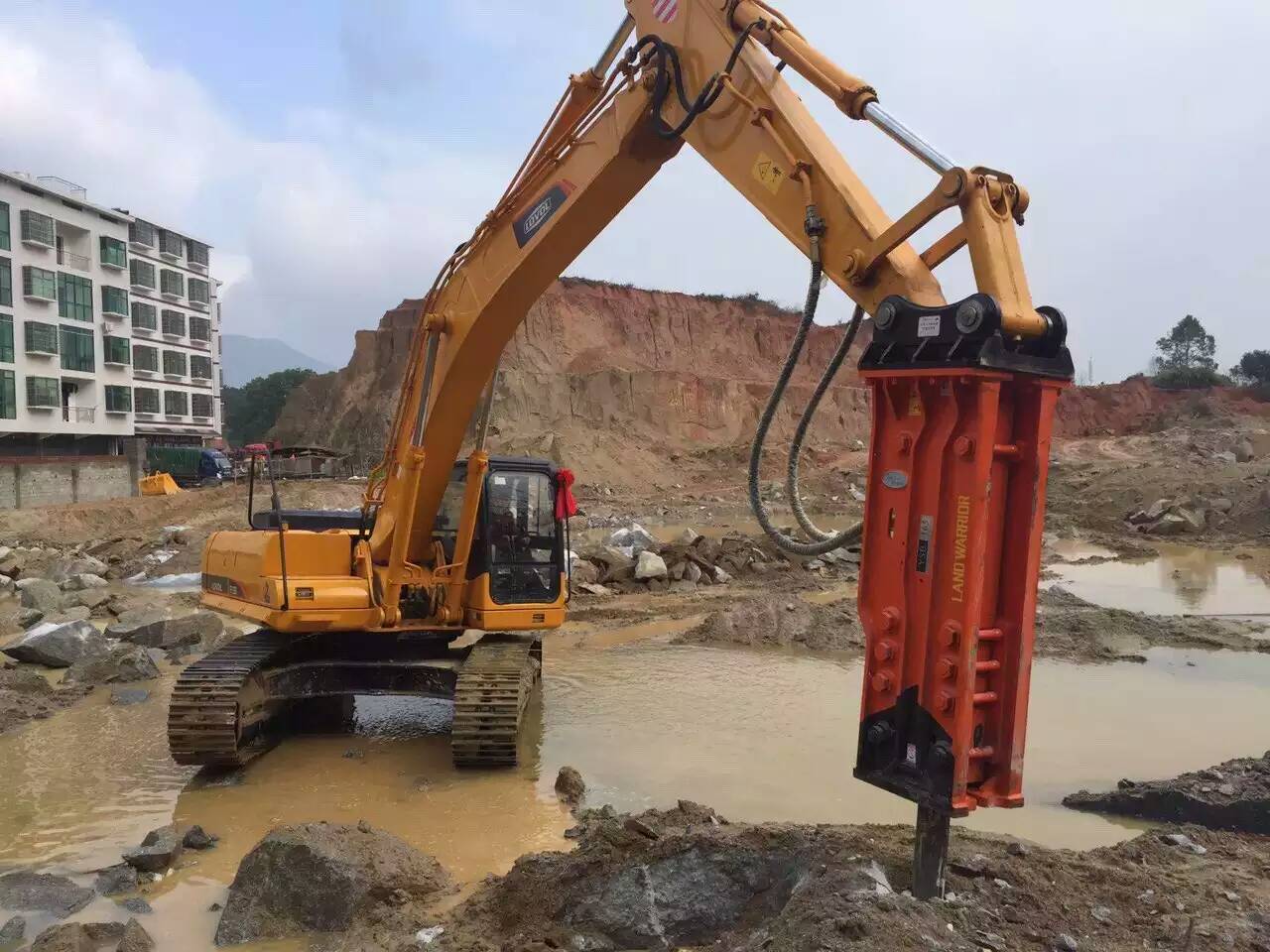 韩国brk挖掘机破碎锤 挖掘机炮头 68/100/135/140/155/165/175