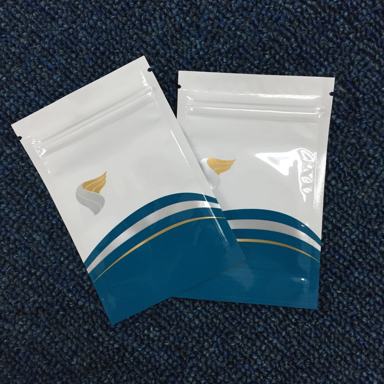 珠光膜包装袋子直供 半透明自封袋耳机数据线阴阳骨塑料封口袋