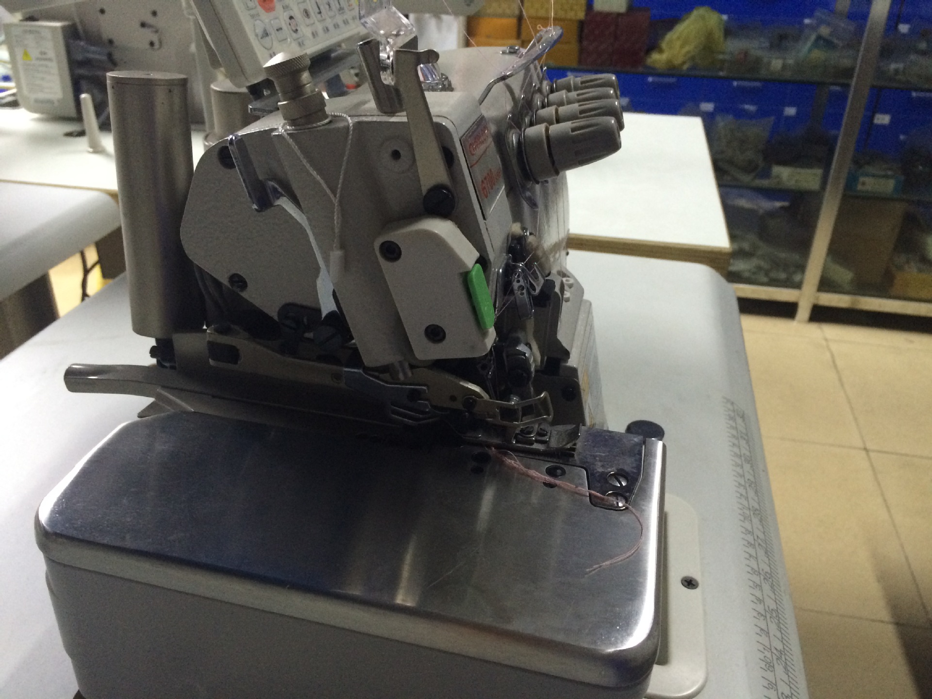 型号:bd-6704-13h-d3a 加工定制:是 种类:电脑打边机 用途:衣服拷边