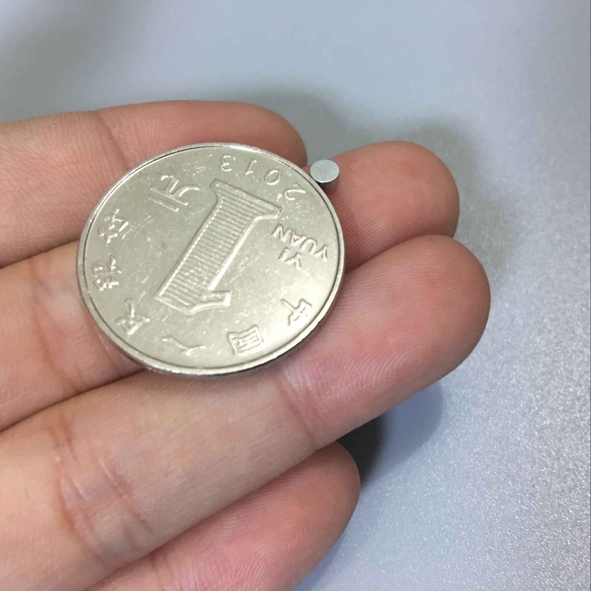 厂家直销供应稀土钕铁硼 磁钢 饰品配件直径3*1.5毫米 磁铁