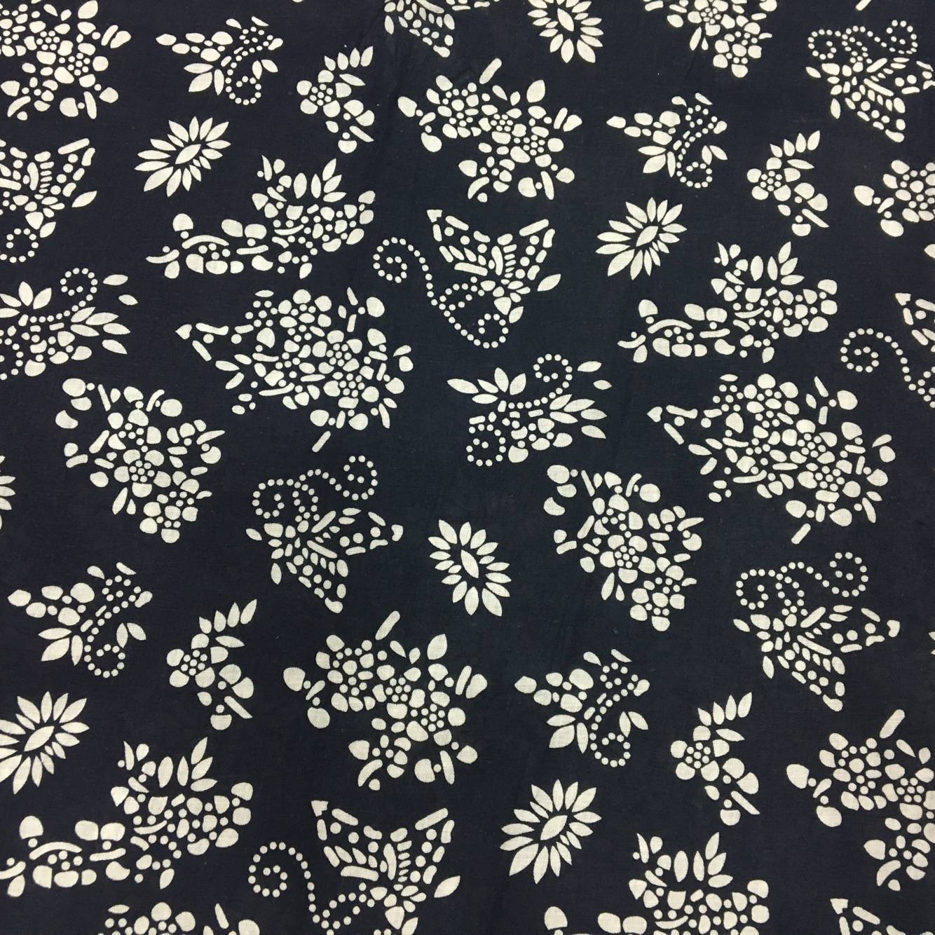 首页 鞋材 鞋面料 印花布 >薄款全棉蓝印花布 民族风花布 窗帘桌布