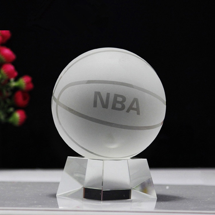 水晶篮球批发 个性k9磨砂nba水晶篮球模型水晶球类纪念用品定制