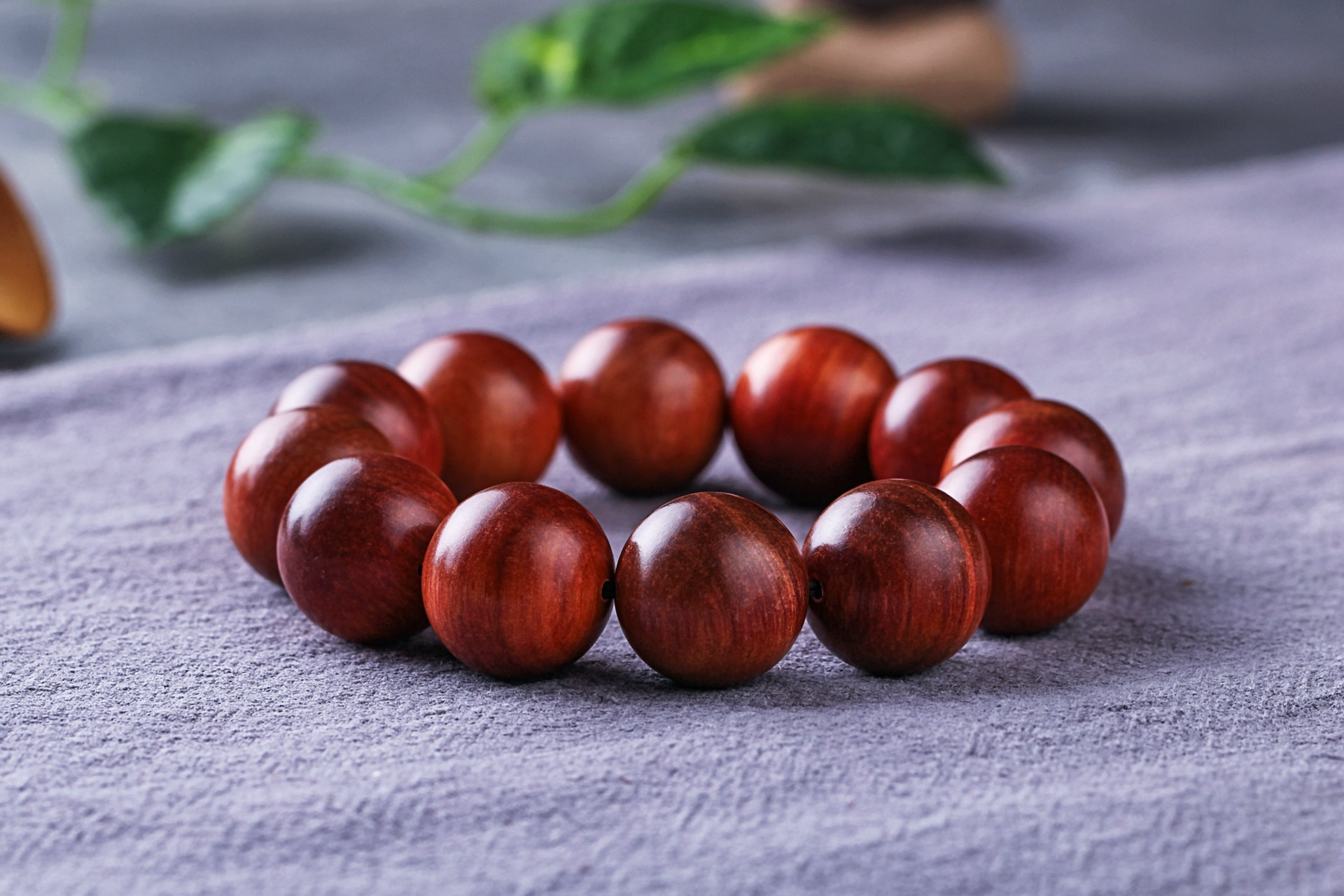 厂家批发 千年血龙木全透光佛珠手串 印尼帝王之木手链饰品