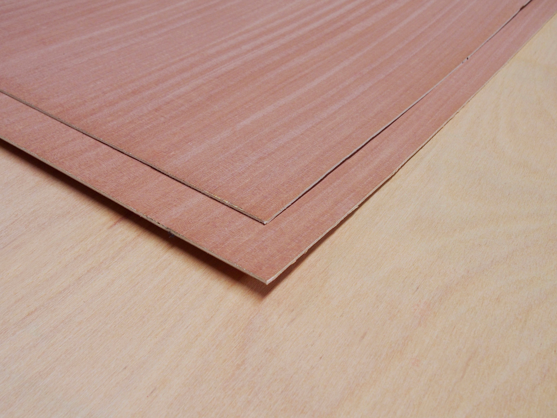 4沙比利直纹木饰面板 天然红沙尼斯装饰板材 条纹沙贝利木板