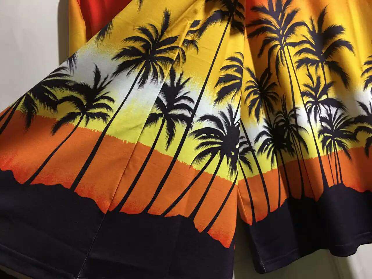 陈恒花服装厂 供应信息 女式t恤 现货2017夏装新款橙色椰子树海滩风景